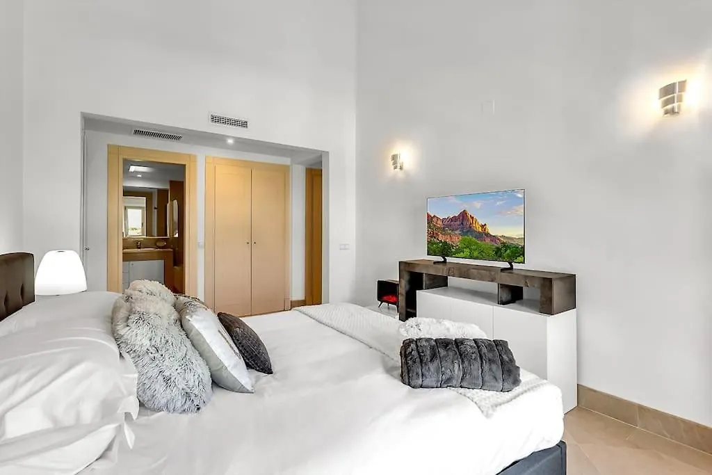 Yolo Spaces - Sotogrande - Ocean View Penthouse San Roque